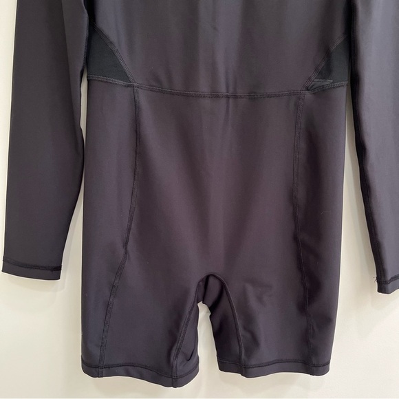 Old Navy Active PowerSoft Long-Sleeve Bodysuit Black Mesh Panels Size Medium - Picture 5 of 12